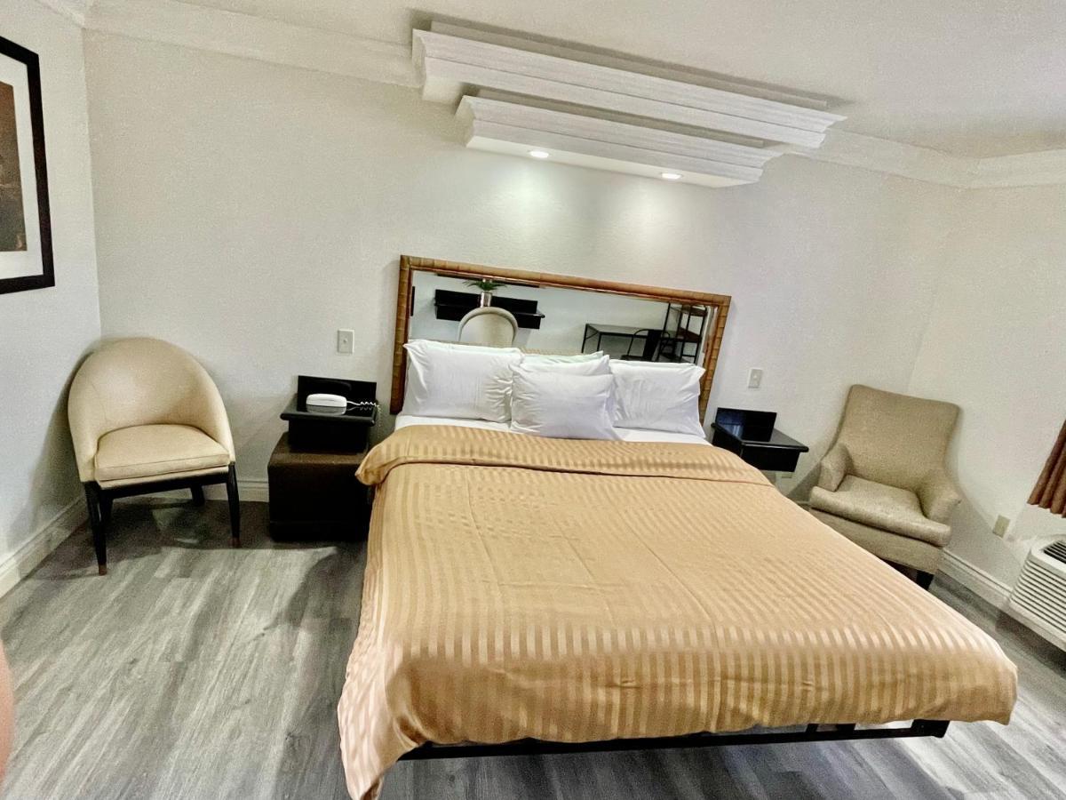 Rodeway Inn Santa Ana Buitenkant foto