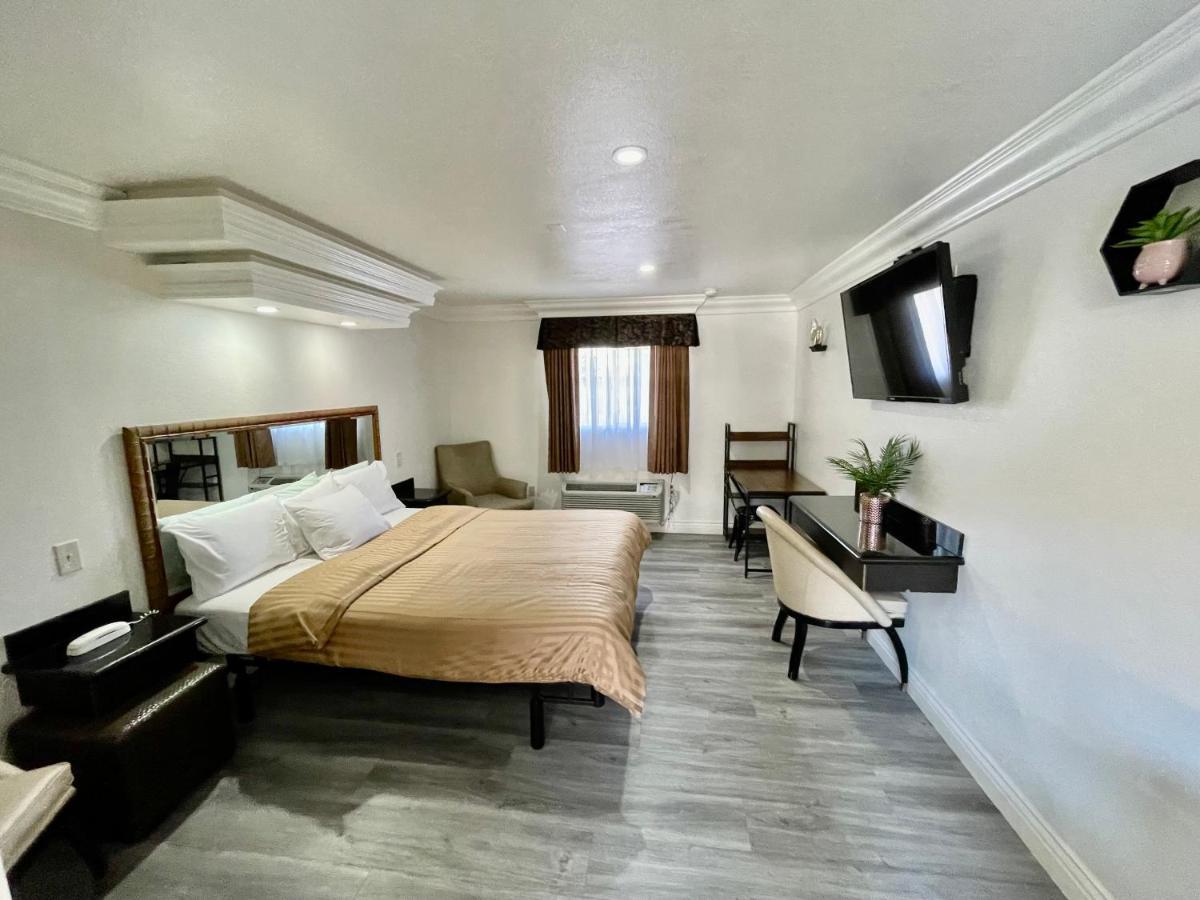 Rodeway Inn Santa Ana Buitenkant foto