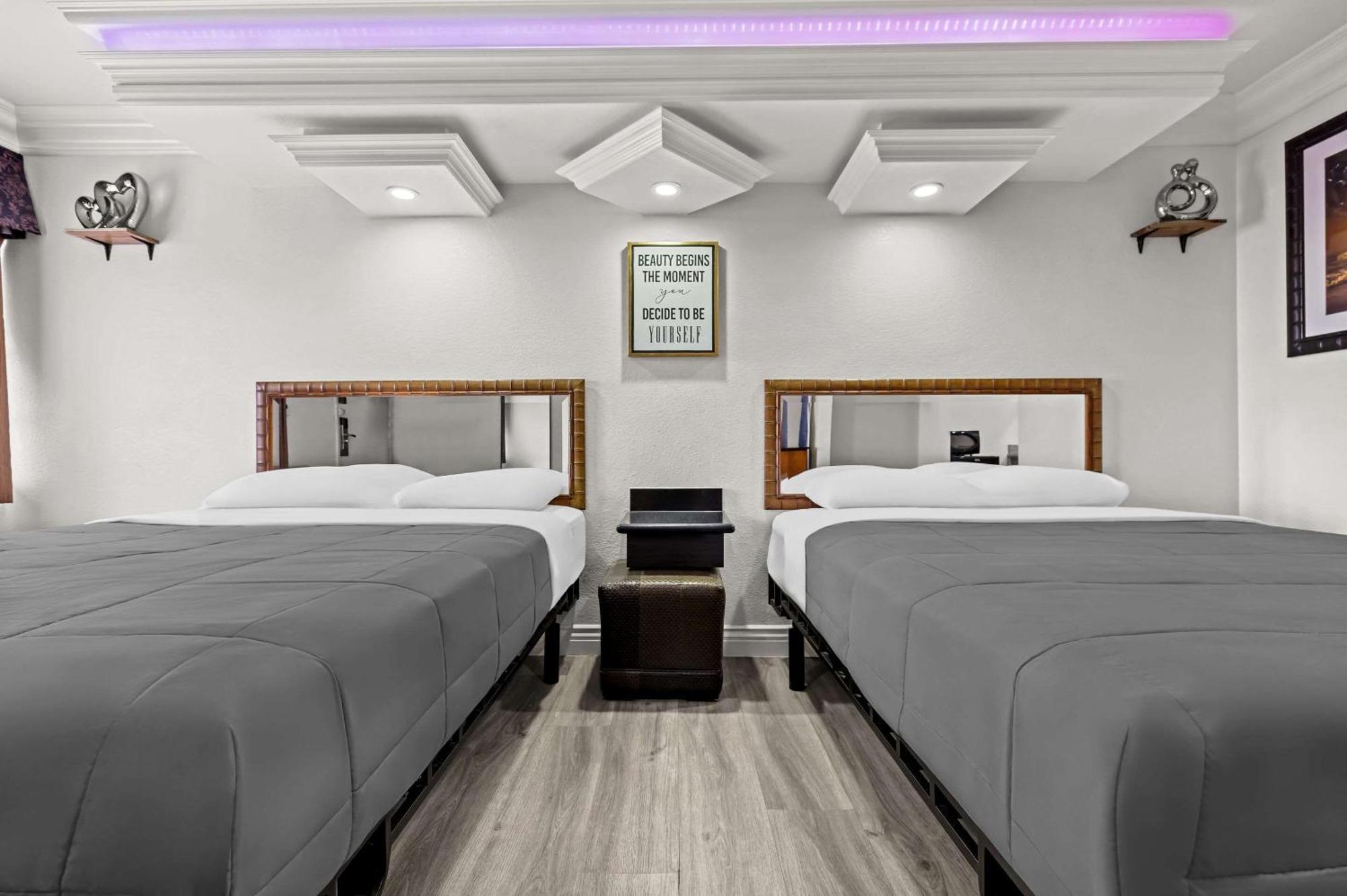 Rodeway Inn Santa Ana Buitenkant foto