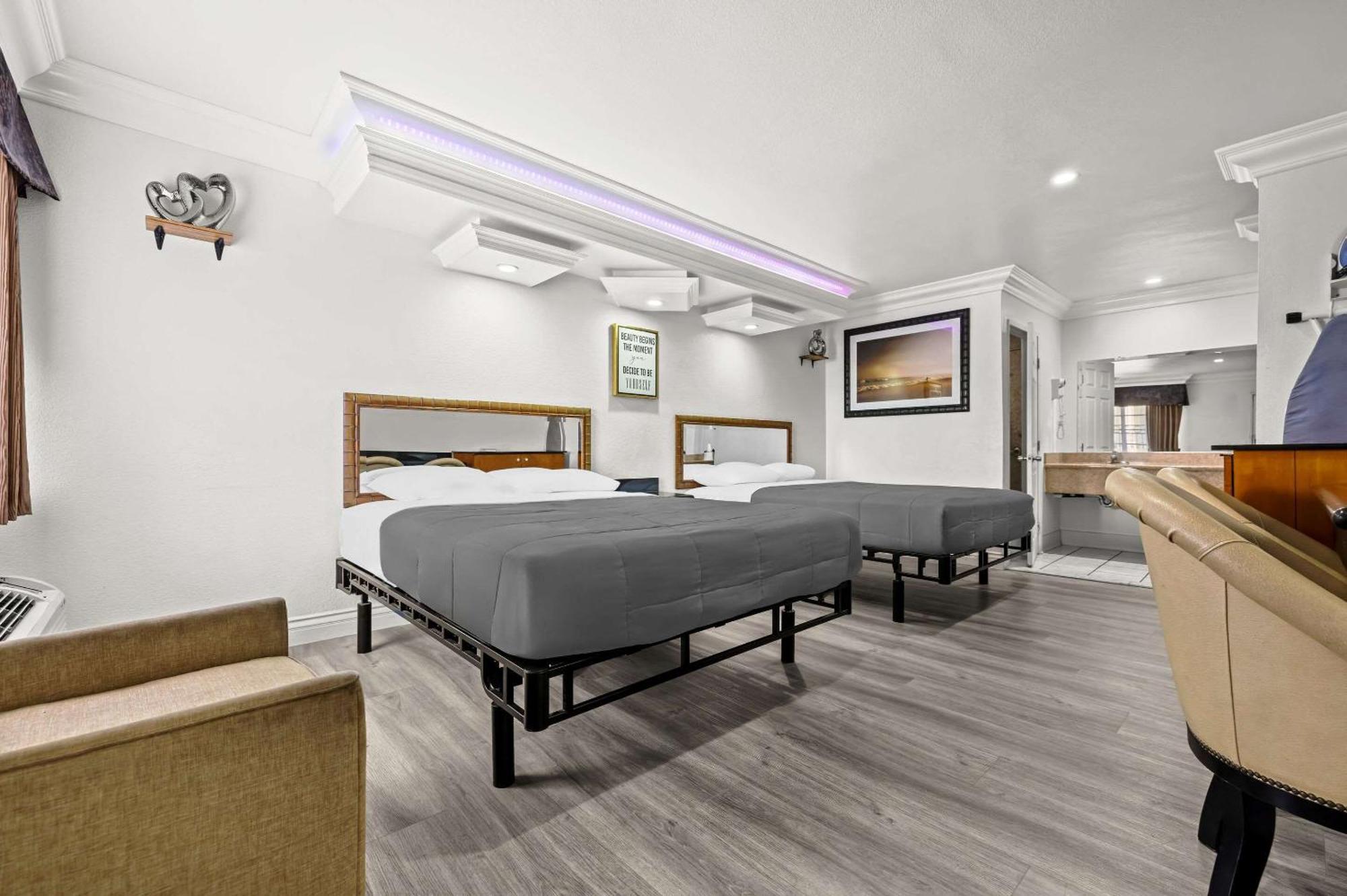 Rodeway Inn Santa Ana Buitenkant foto