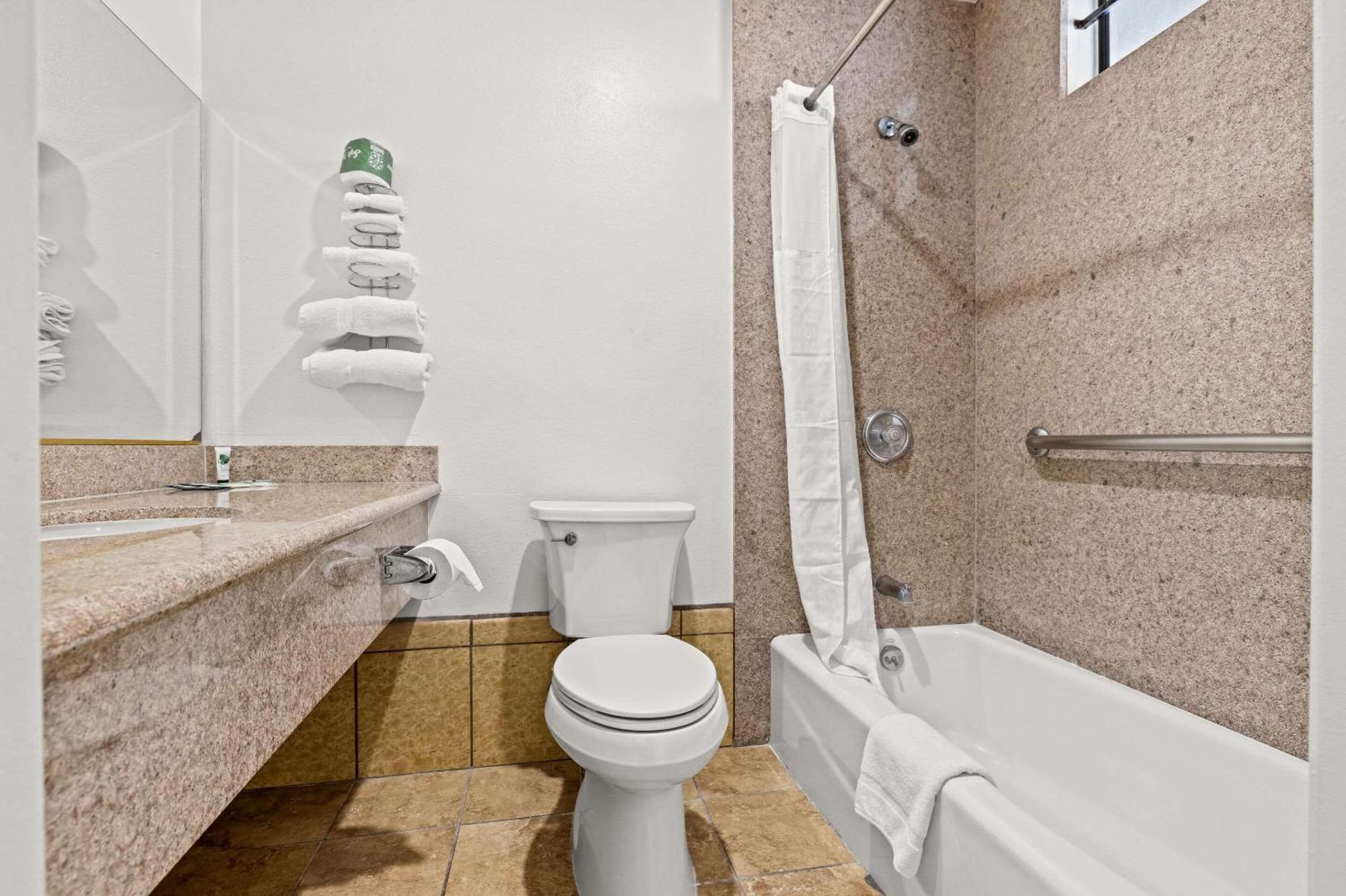 Rodeway Inn Santa Ana Buitenkant foto