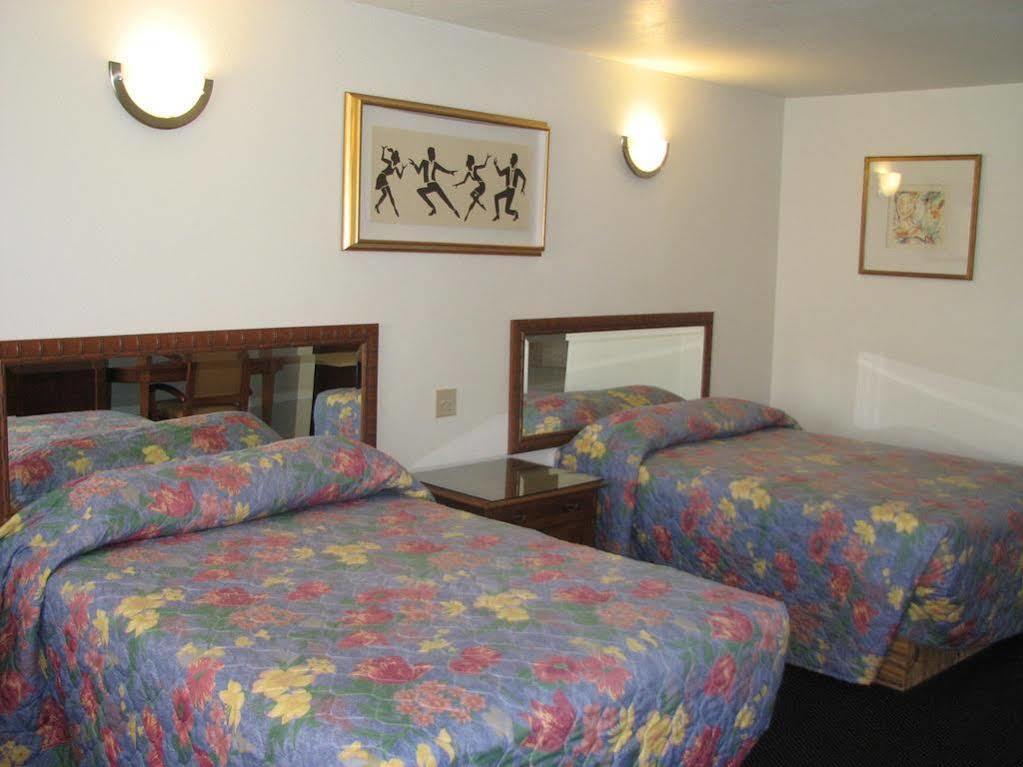 Rodeway Inn Santa Ana Buitenkant foto
